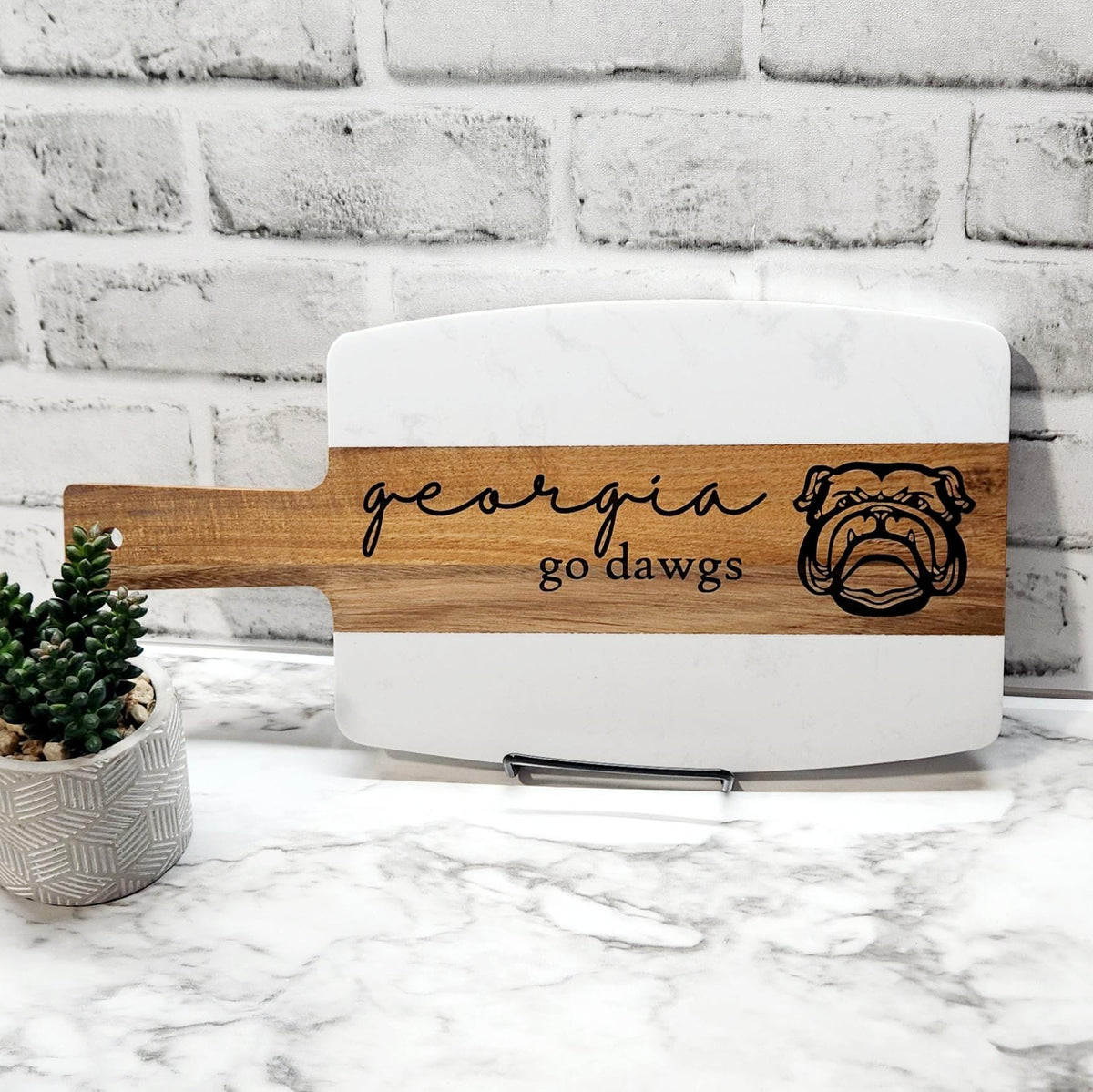 Georgia Bulldogs engraved marble and acacia wood charcuterie board – college fan game day gift